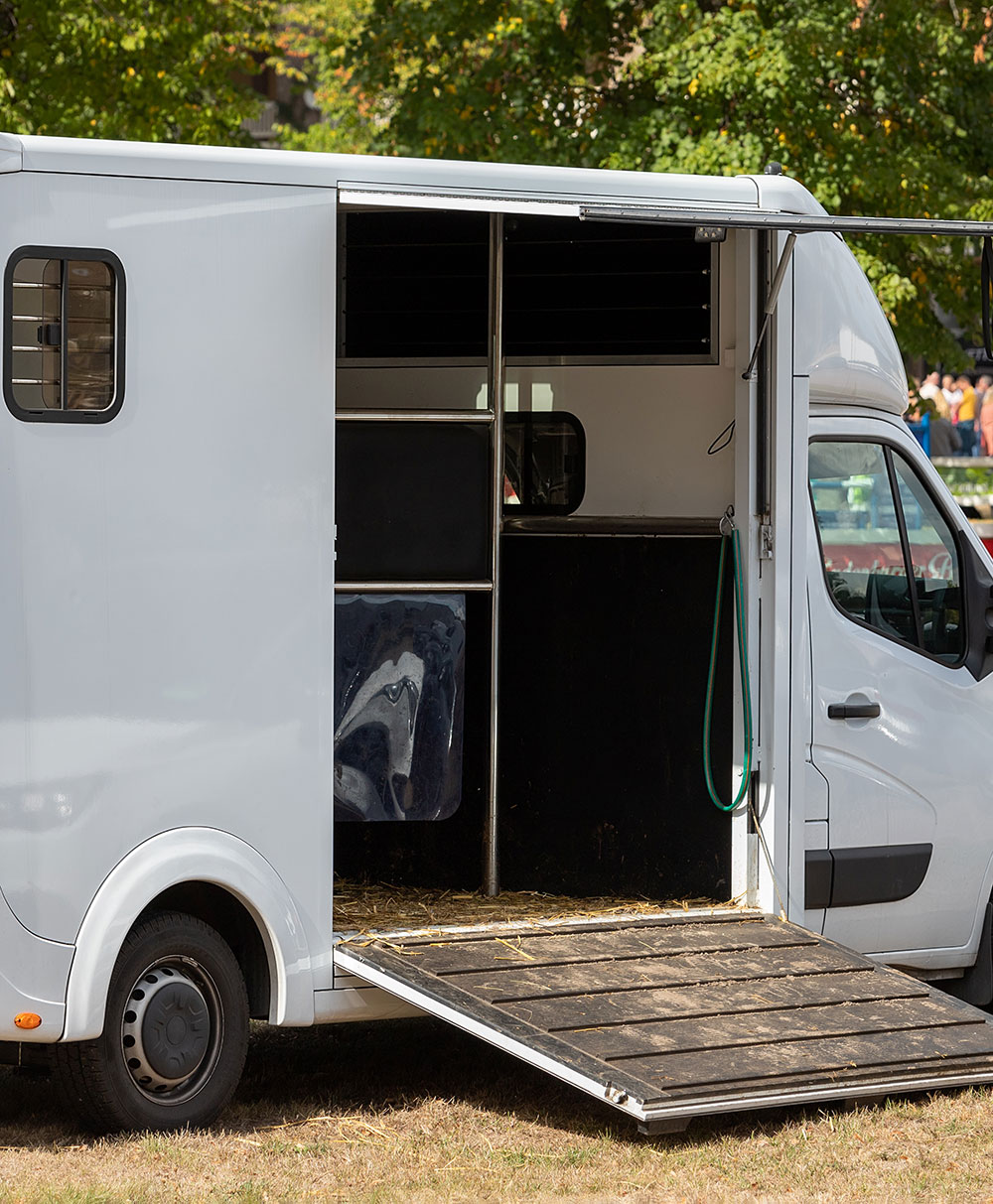 horseboxes-panel2